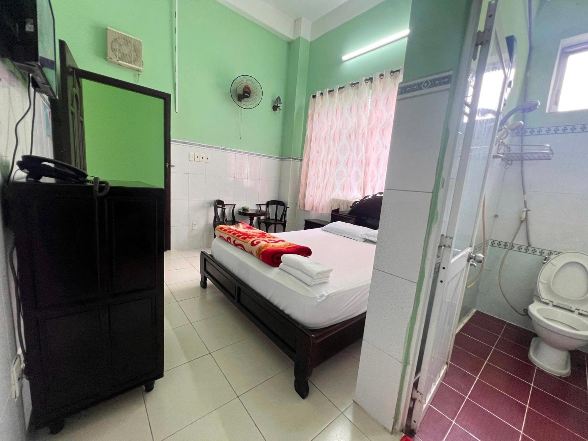 Phi Long 2 Hotel Thu Dau Mot Exterior foto